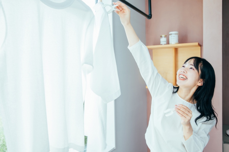 衣類乾燥除湿機が部屋干し臭を抑えるメカニズムは？